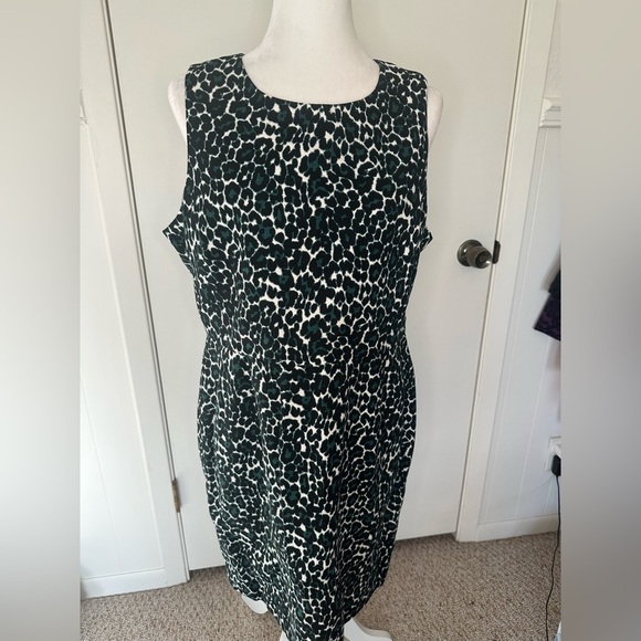 J. Crew Dresses & Skirts - J. Crew Black and White Sheath Midi Dress size 16